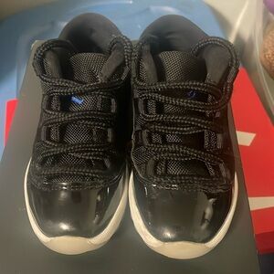 Used toddler 11’s